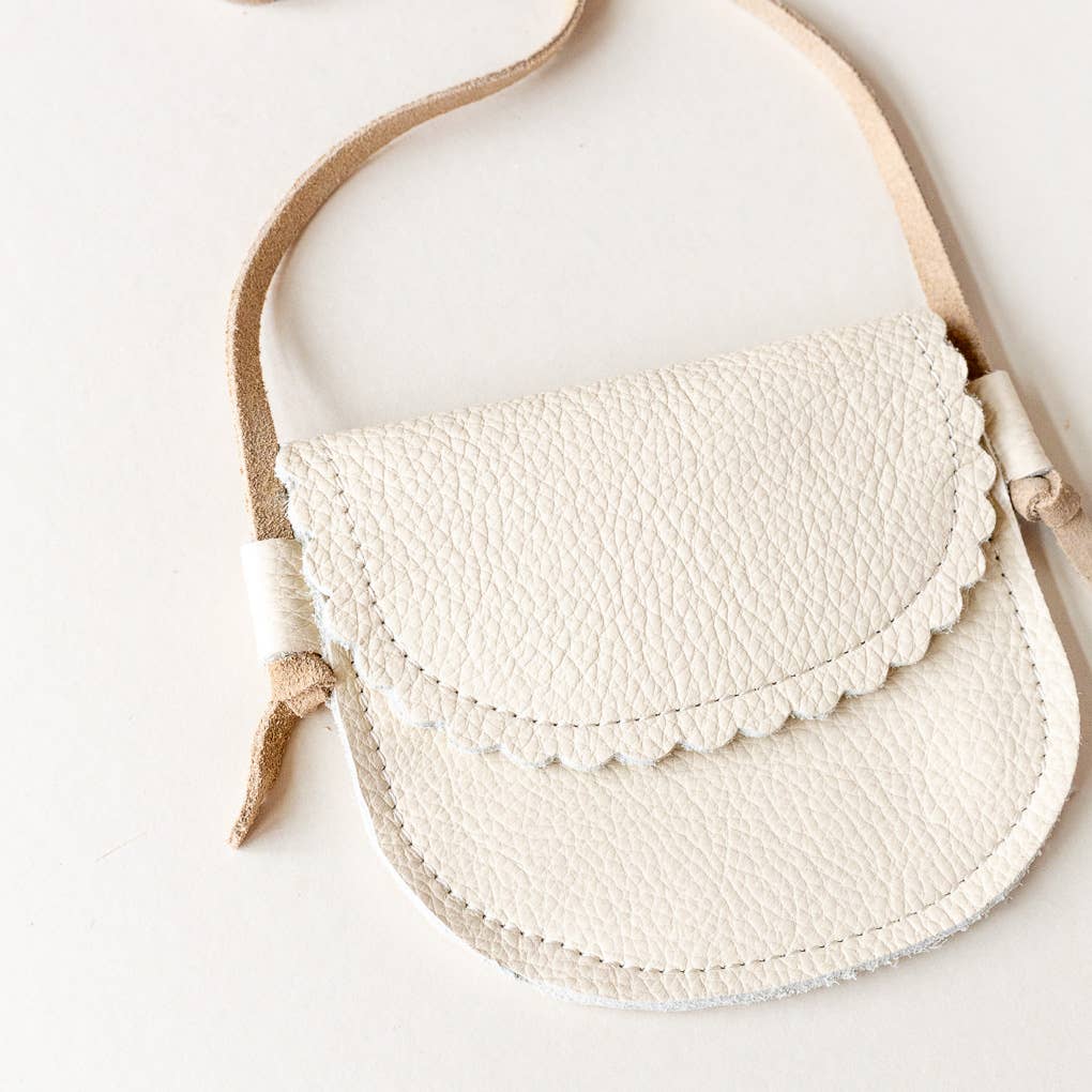 Little Girl Scalloped Leather Purse in Cream